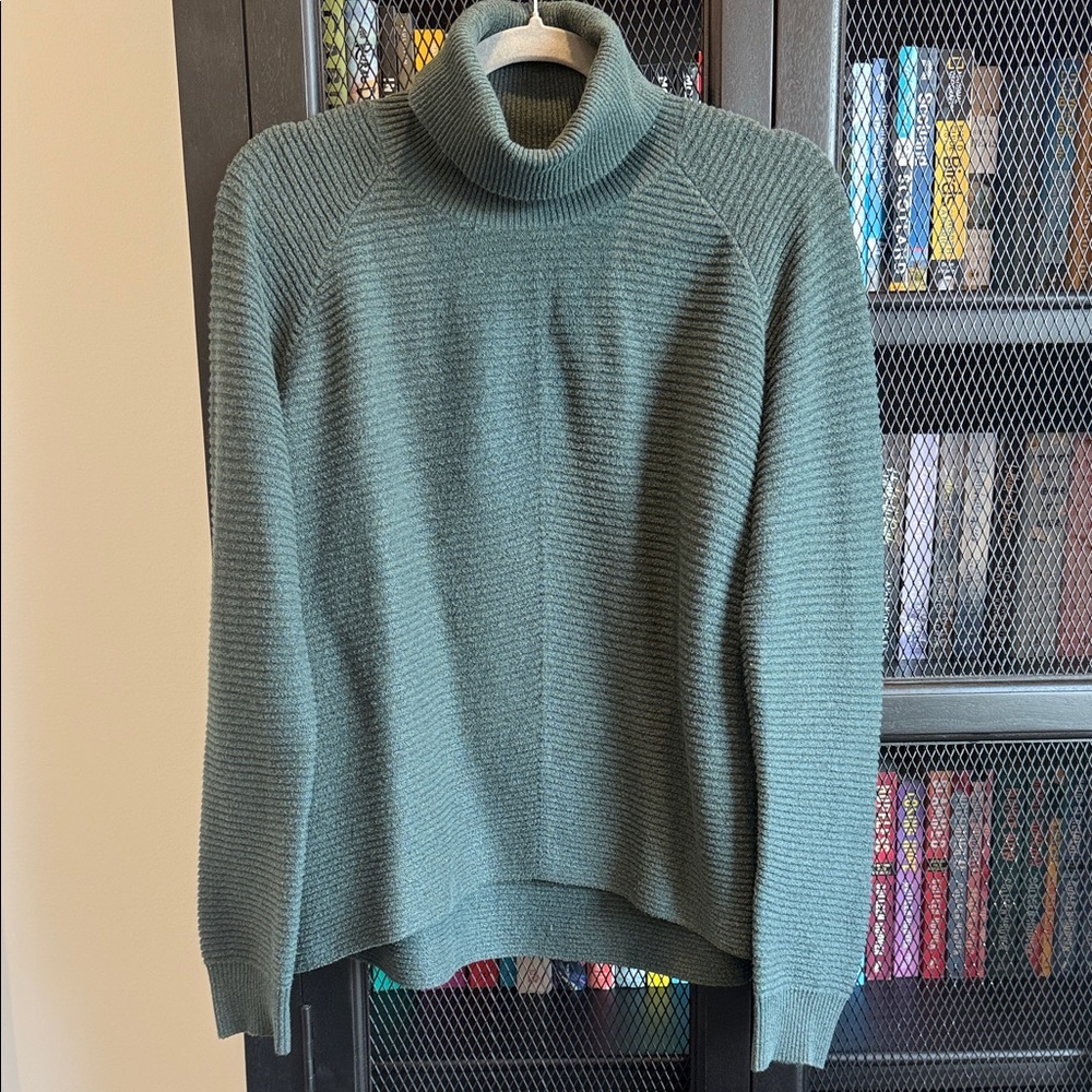 Kuhl Women’s Turtleneck Sweater, Large